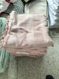 《兵哥外贸》3楼75×130粉色条纹全棉浴巾 发一条 微瑕疵 流苏款
