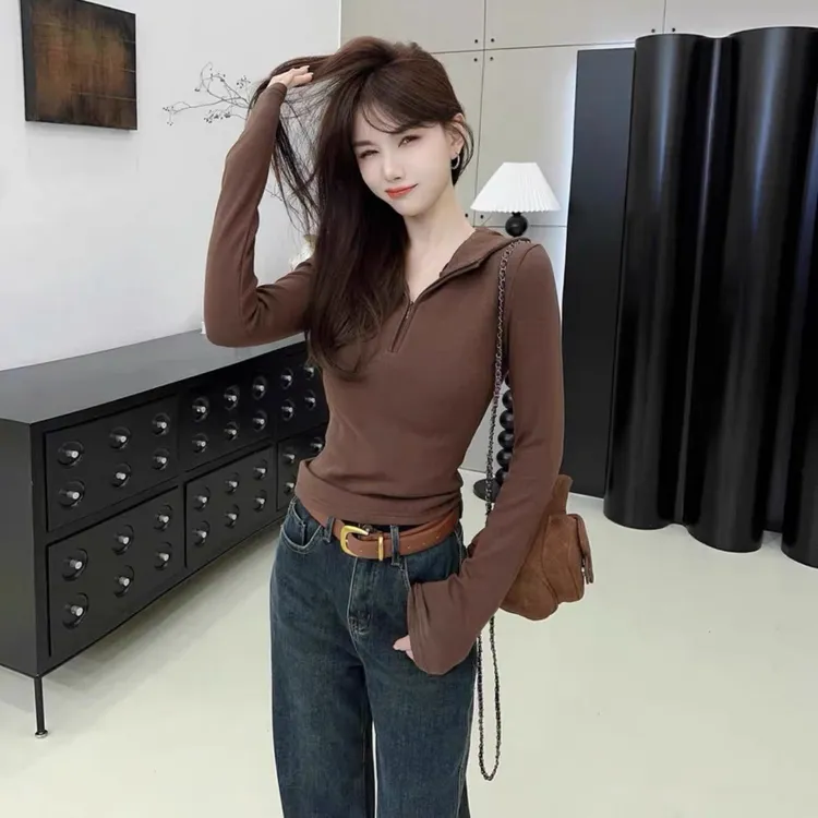 卡卡女装官方正品秋冬《美式街头》修身休闲打底薄绒连帽卫衣T恤