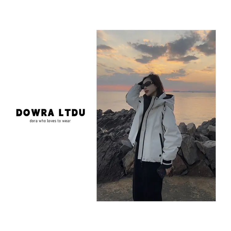  朵拉【雪境先锋】2025年冬季新款纯色连帽百搭羽绒服女 302-2902