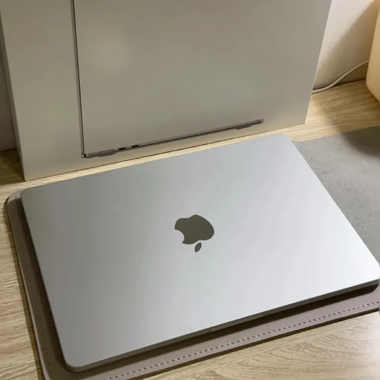 95新 Apple/苹果 MacBook笔记本电脑轻薄办公学习设计绘画追剧air
