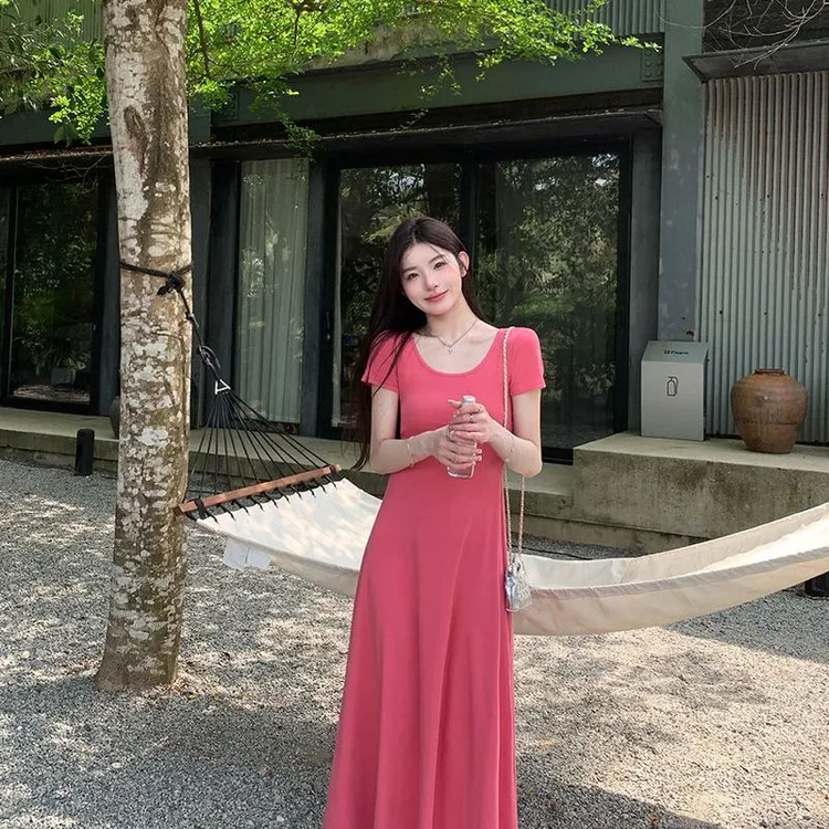 2025新款纯色修身短袖连衣裙女度假长裙春夏季垂感中长款裙子
