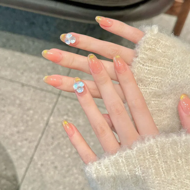 日照金山   金色猫眼描边堆钻花朵手工甲10片