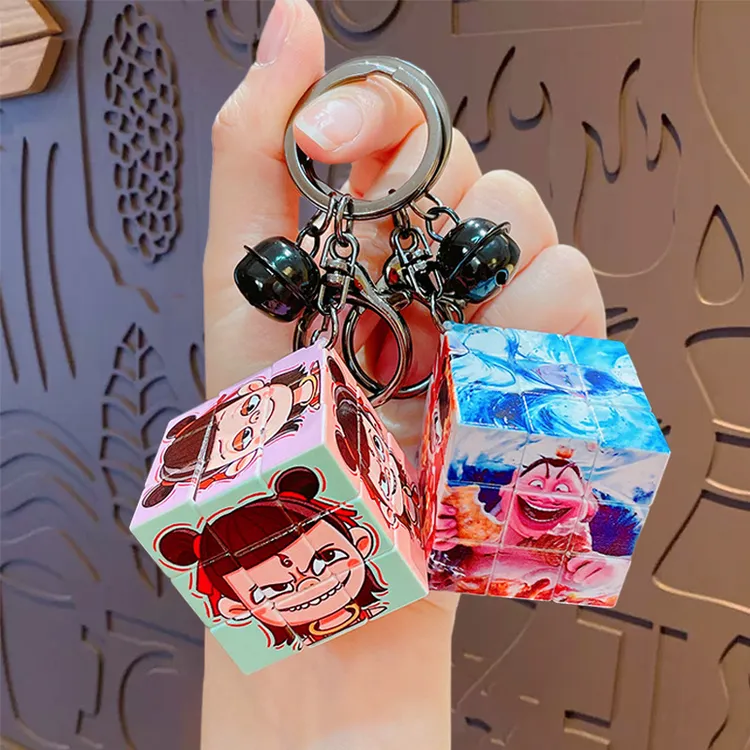 卡通国潮哪吒魔童钥匙扣 发光魔方玩具新奇小挂件书包钥匙链挂饰