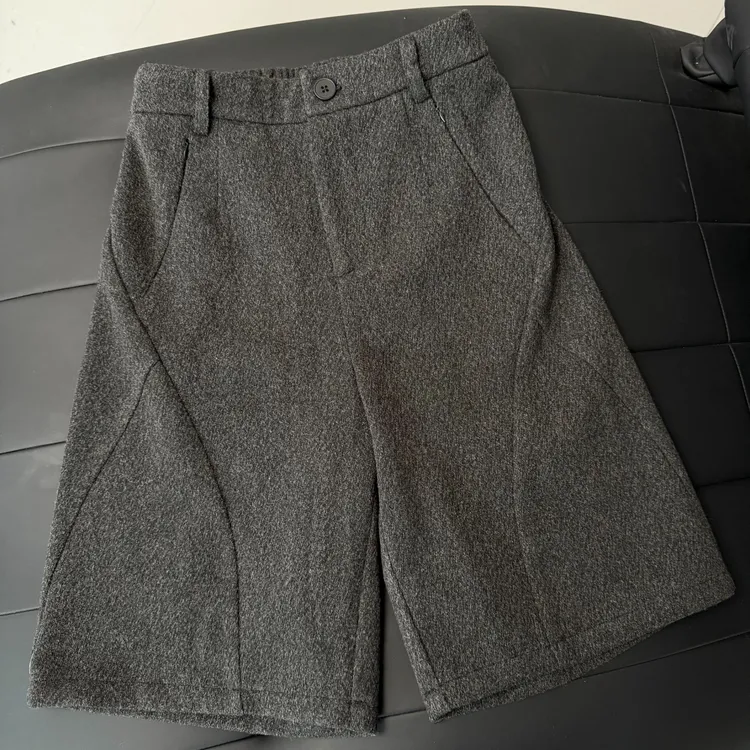 鑫鑫2025秋季新款小众高级感女装时尚简约高腰显瘦五分裤短裤6818