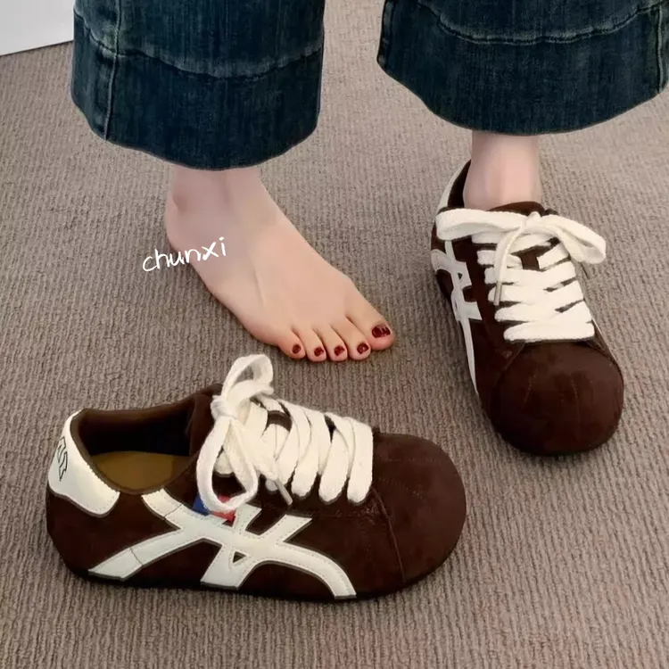 爆款百搭厚底板鞋女轻便德训鞋2025新款秋冬季平底运动休闲面包鞋