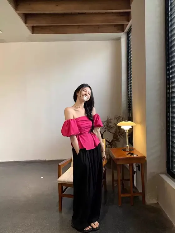 依依家大码女装9035夏季辣妹一字肩泡泡袖抹胸衬衫上衣绝美露肩