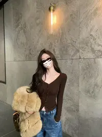 【米妮】“韩女建模”纯欲风V领抽褶扭扣上衣女可开衫可内搭显瘦纯色
