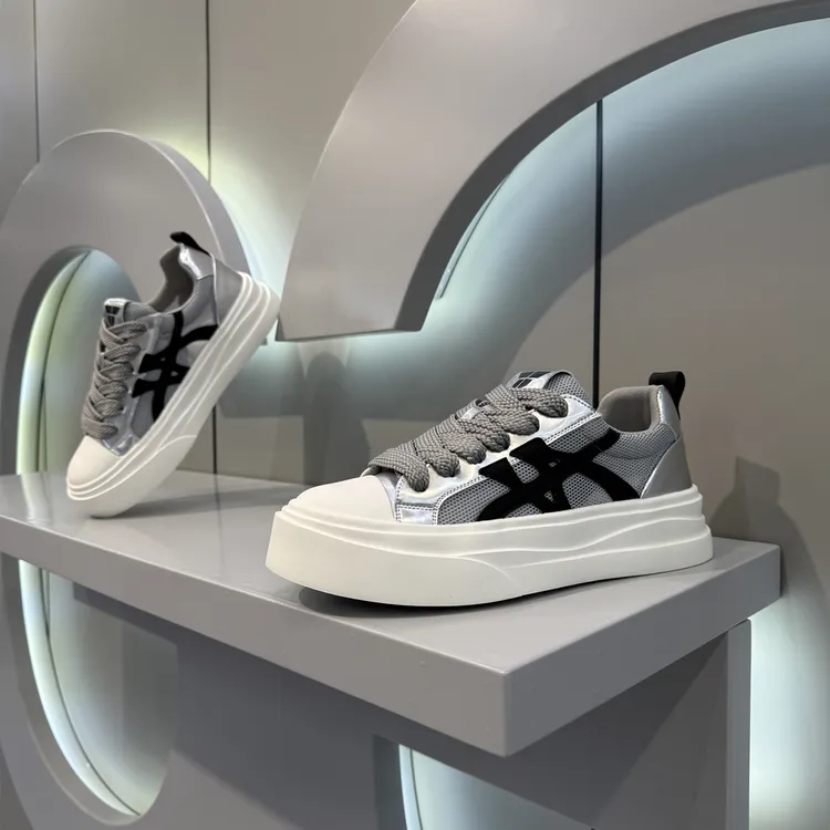 男鞋2025新款舒适网面夏季透气百搭板鞋厚底增高时尚低帮休闲鞋子