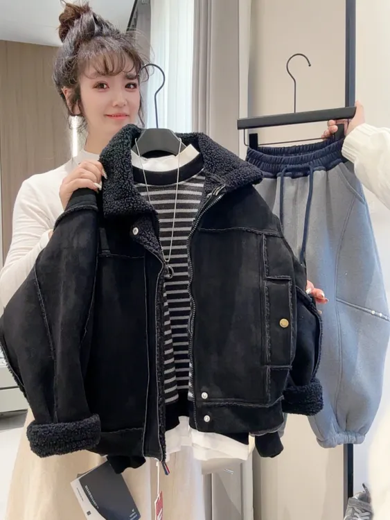 2025新款拼接秋冬款痞帅酷简约时尚百搭休闲皮毛一体机车服. ，