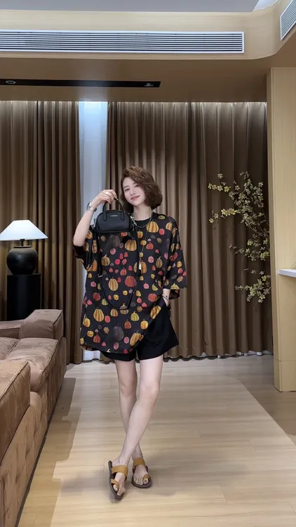 YYOUHAN 2025夏季小众设计极简风艺术南瓜防晒百搭T恤 2505C2535