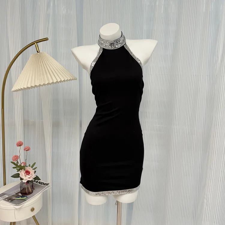 法式气质千金亮片无袖挂脖连衣裙女25夏季新款纯欲露背包臀短裙