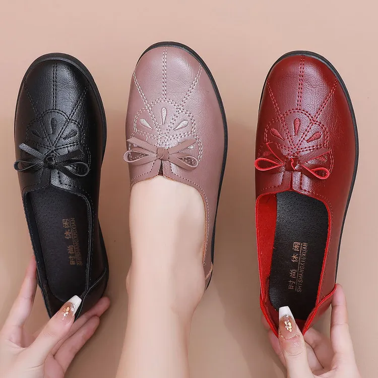 春季妈妈鞋软底单鞋春秋底中老年女鞋防滑舒适中年老人奶奶皮鞋