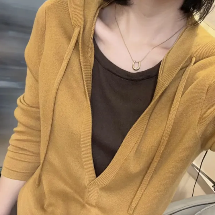 秋冬连帽 设计感假两件大U领上衣  宽松显瘦针织衫～
