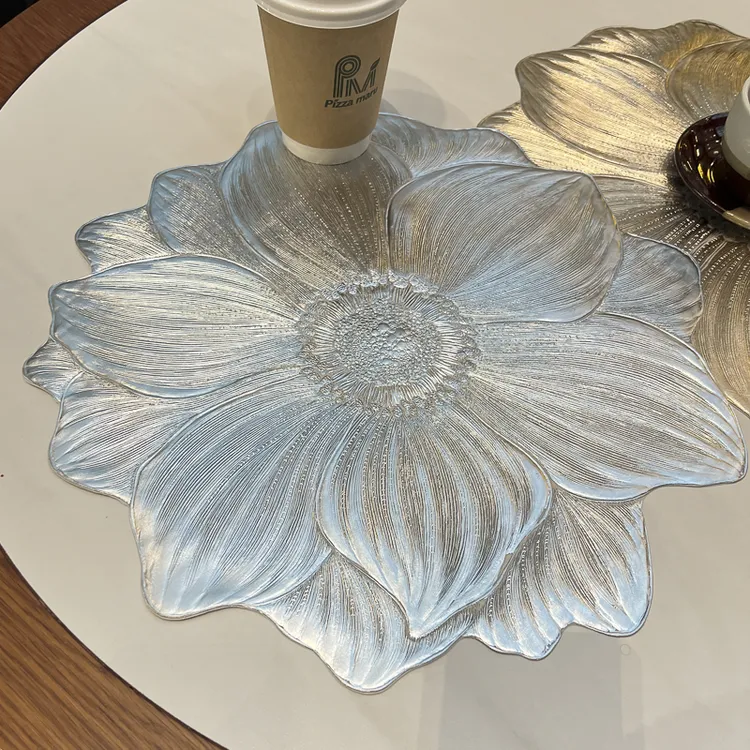 轻奢高级荷花餐垫免洗防油防水防烫桌布隔热垫3D立体家用餐桌垫子