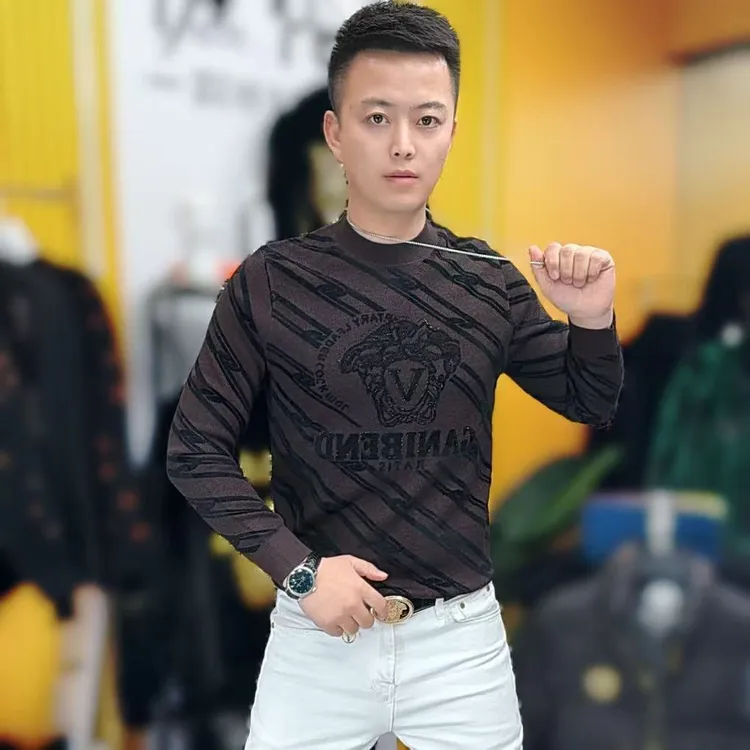 1010冬季新款时尚潮流男士保暖圆领针织衫长袖毛衣