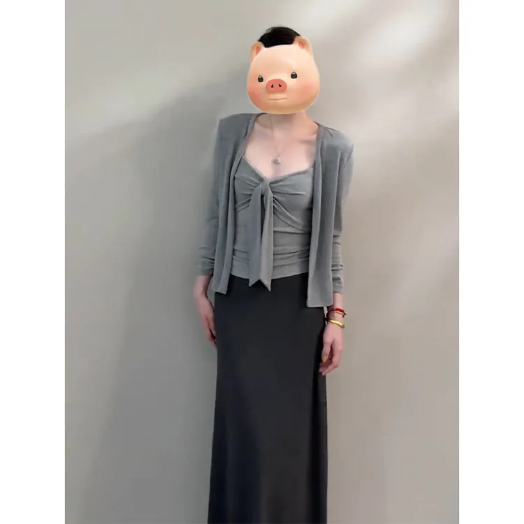 秋日巨好看的韩系早秋穿搭一整套灰色蝴蝶结绑带抹胸上衣两件套装
