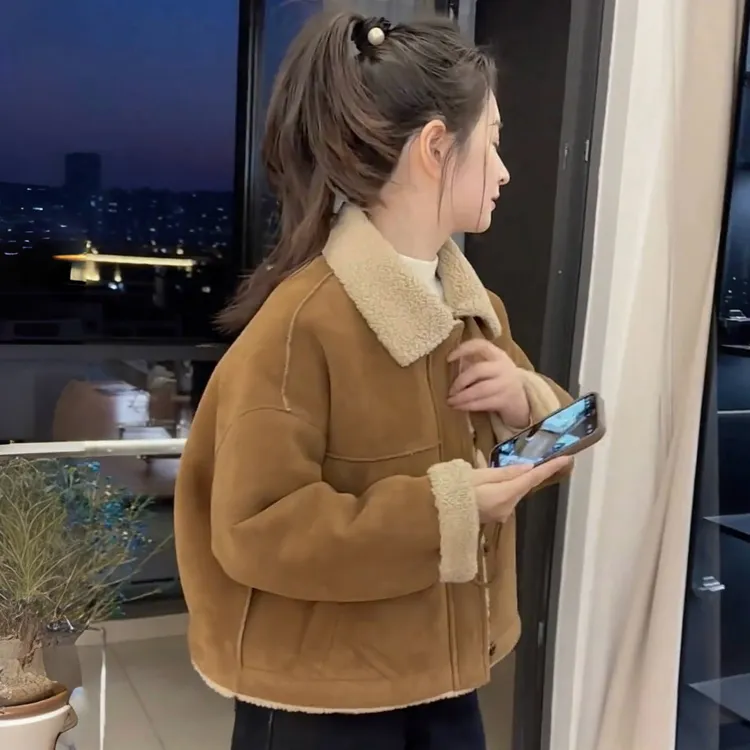 高级感宽松皮毛一体外套女2025年秋冬新款加厚保暖时尚小个子外套