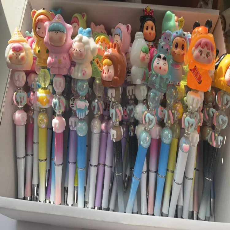 随机三支高颜值可爱梦幻学生卡通旋转中性笔