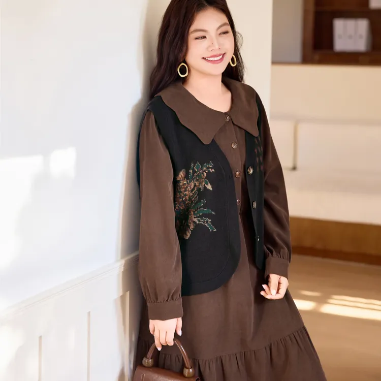 MsShe大码女装2025冬装复古提花毛衣马甲磨毛连衣裙套装F2509024
