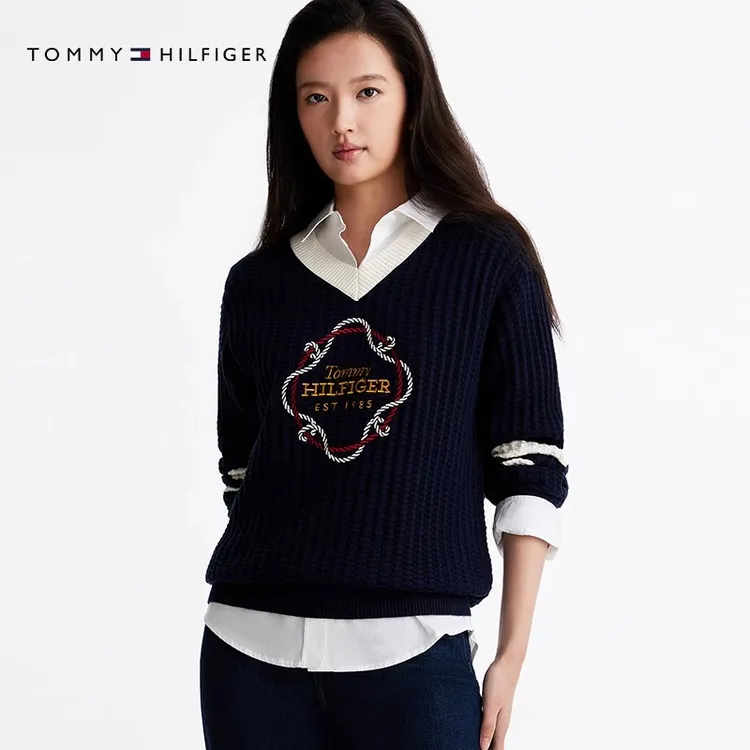 Tommy25秋冬女装纯棉V领条纹肌理宽松毛衣44301