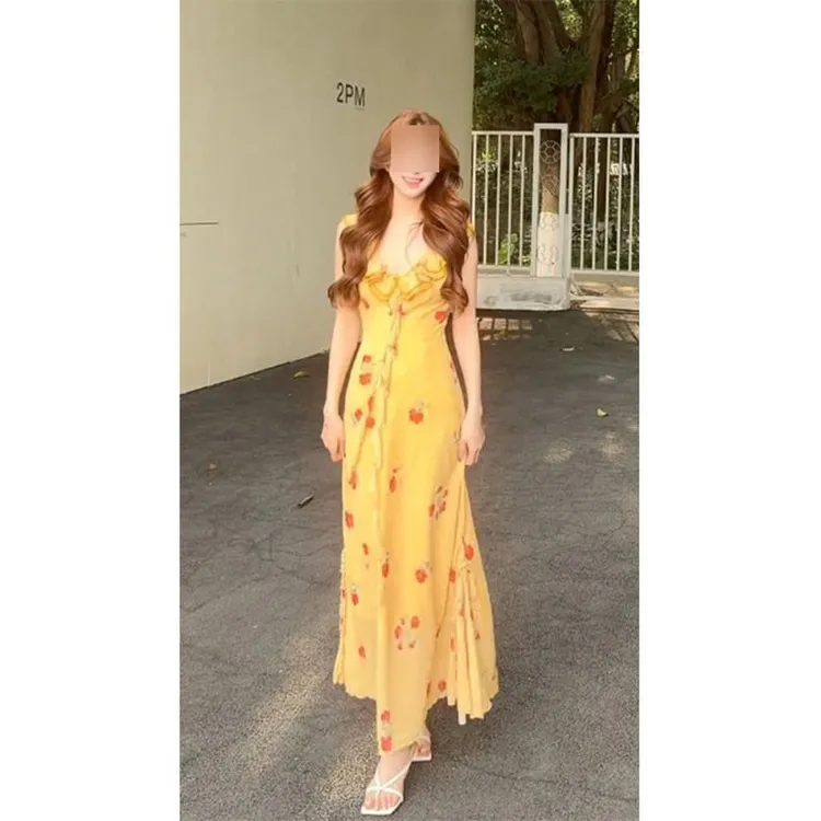 法式气质碎花吊带连衣裙女2025夏季新款度假风绝美显瘦长裙子女装