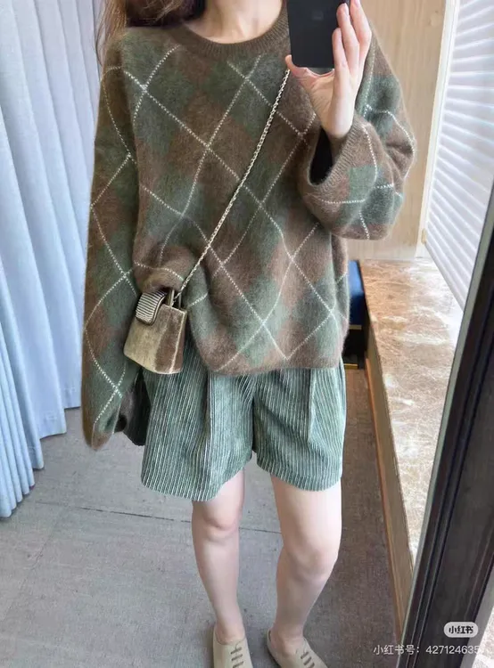水洗拉绒拼色菱形格羊毛衫女加厚圆领慵懒风保暖软糯宽松羊绒衫女