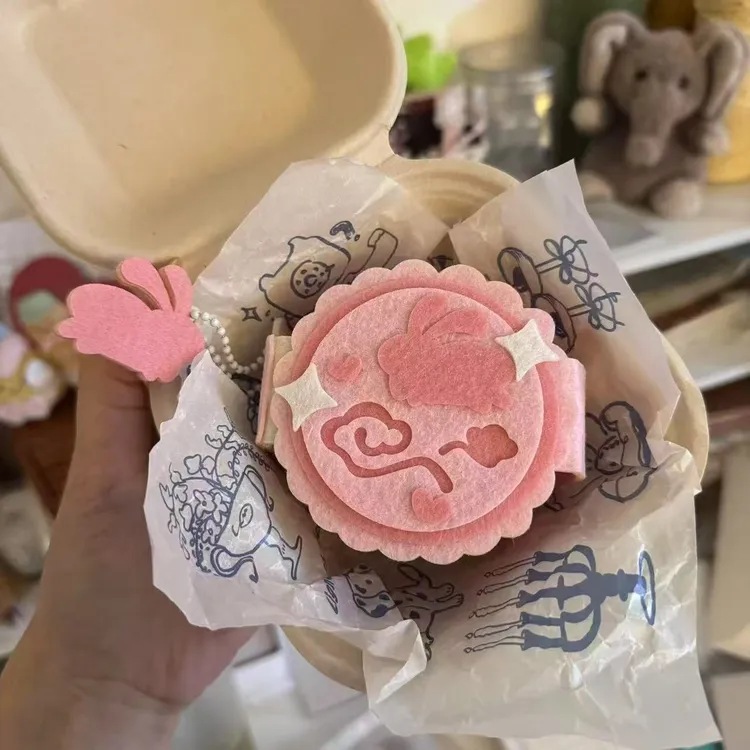 某红书饼干月饼不织布卡册卡套可爱照片收纳中秋节送朋友礼物G405