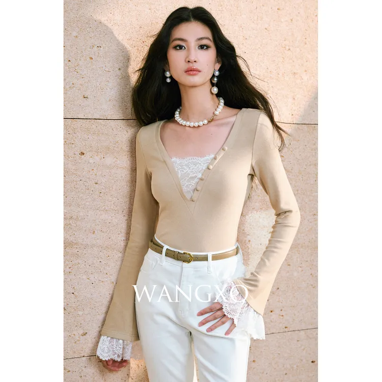 WANGXO 慕斯抗菌绒蕾丝针织上衣  2501231W