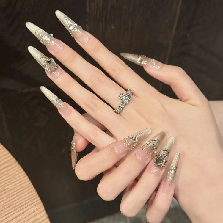 【禾道千金】2025新款美拉德风高级感焦糖渐变猫眼蝴蝶款手工穿戴甲