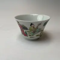 清雍正粉彩人物马蹄杯BY07X1227
