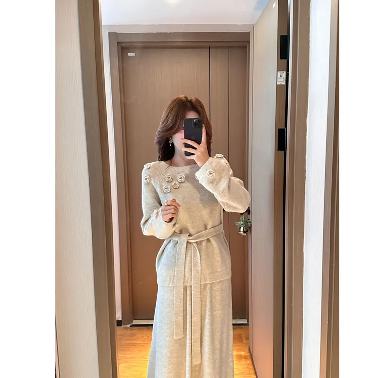 休闲风法式慵懒风时尚套装网红气质手工钩花针织长袖显瘦收腰