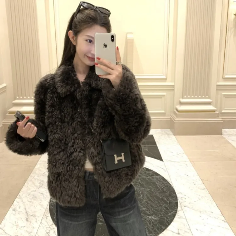 2025秋冬仿羊羔毛皮草外套女短款方领皮毛一体毛毛外套宽松加厚