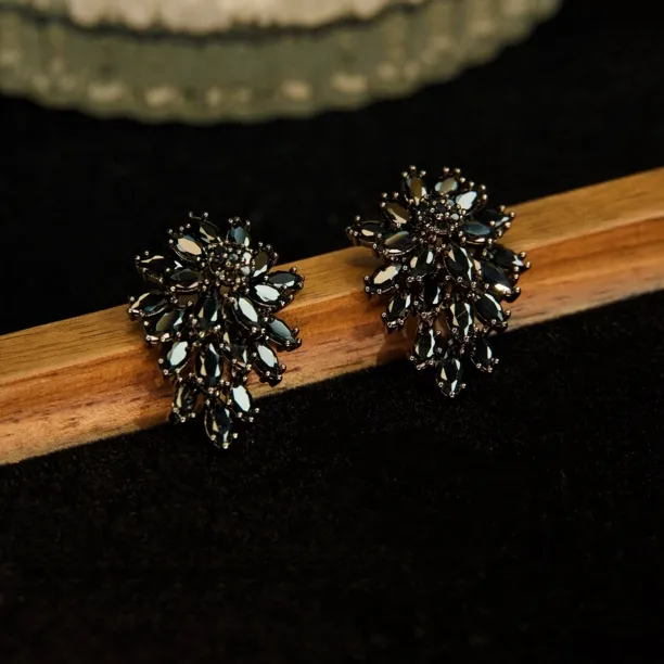 铜合金耳饰 A271气质手工温柔气质优雅女神时尚耳环精致重工黑色