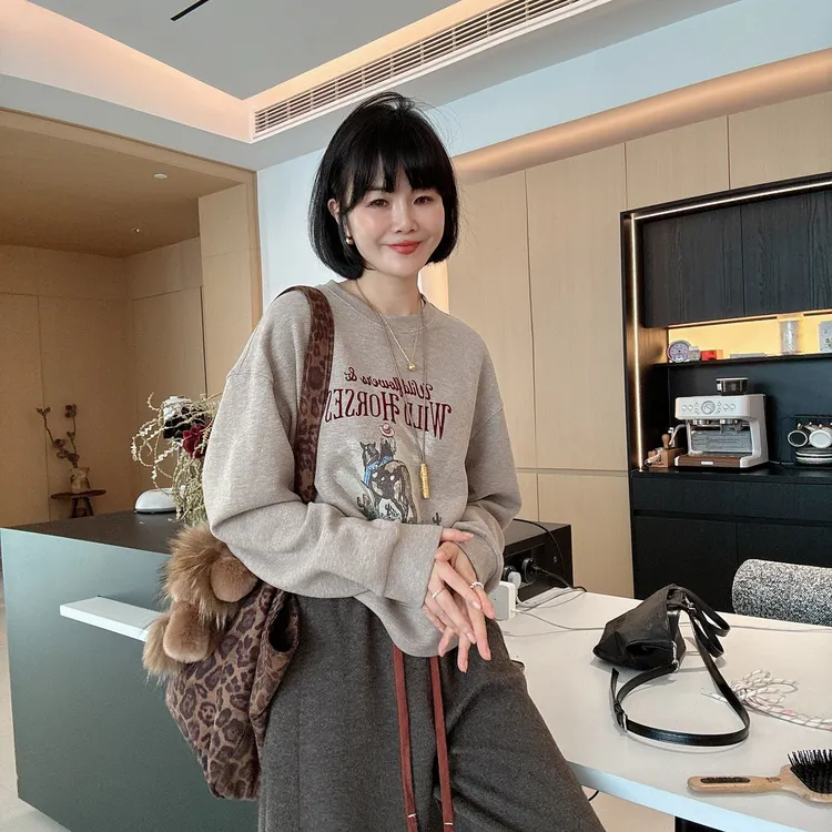 韩系复古时尚圆领印花宽松显瘦百搭长袖卫衣