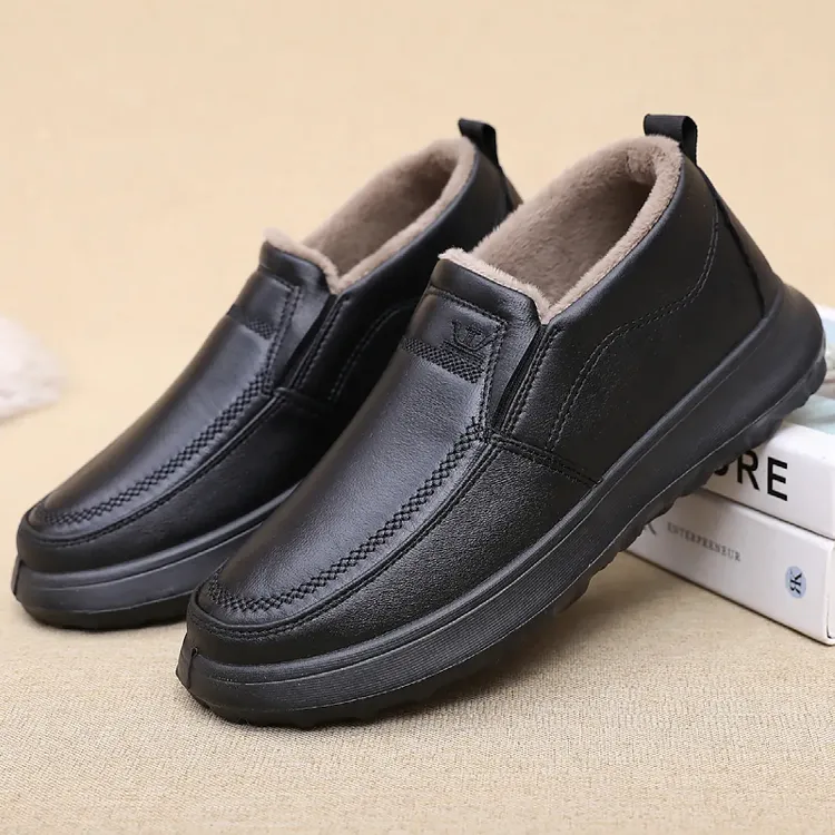 冬季老北京布鞋男加绒保暖棉鞋男士休闲皮鞋软底防滑中老年爸爸鞋