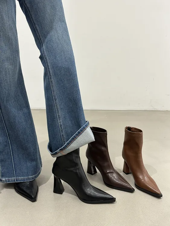 欧美棕色尖头高跟粗跟靴子女短靴2025秋冬新款软皮瘦瘦靴女马丁靴