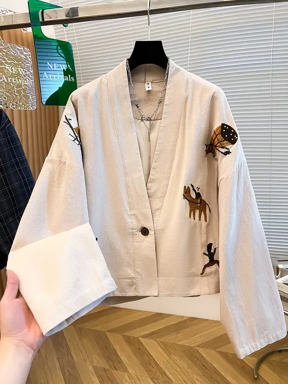 高级感重工刺绣独特别致巨好看的V领高端亚麻短款外套女秋季夹克