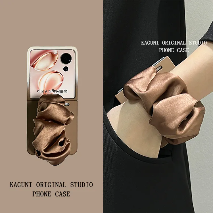 适用荣耀MagicVFlip2手机壳折叠屏时尚肤感渐变白棕腕带女保护套