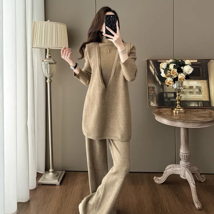 慵懒风休闲百搭秋冬新款针织套装马甲+高领内搭+长裤简约三件套