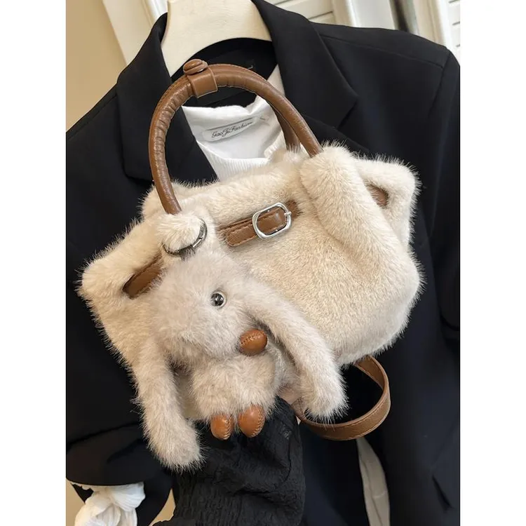 高级感手提毛毛包女2025秋冬新款毛茸茸褶皱云朵单肩包通勤斜挎包
