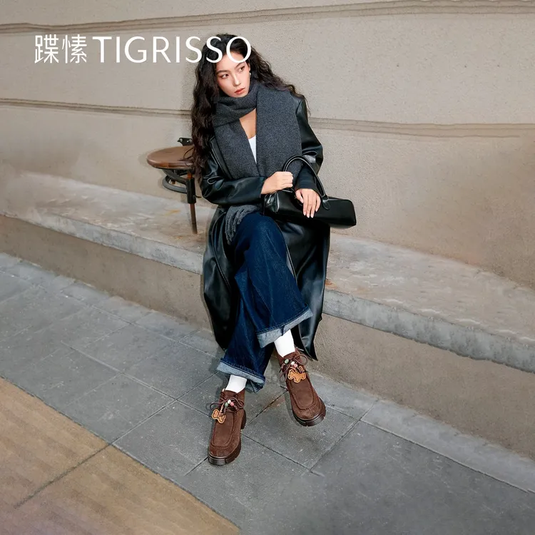 西高地蹀愫25秋季新款琥珀流光袋鼠鞋厚底增高马丁靴TA65711-51