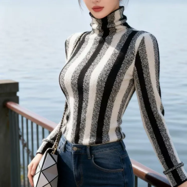 女士秋冬加厚保暖长袖高领宽松经典字母条纹格子印花通勤名媛风