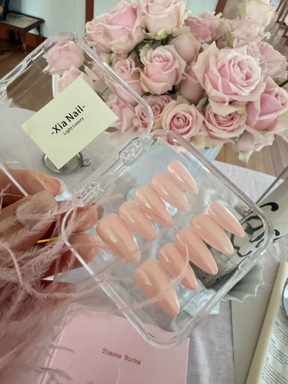 手工穿戴甲中杏仁粉色珠光美甲清冷纯欲高级显白穿戴式高级感