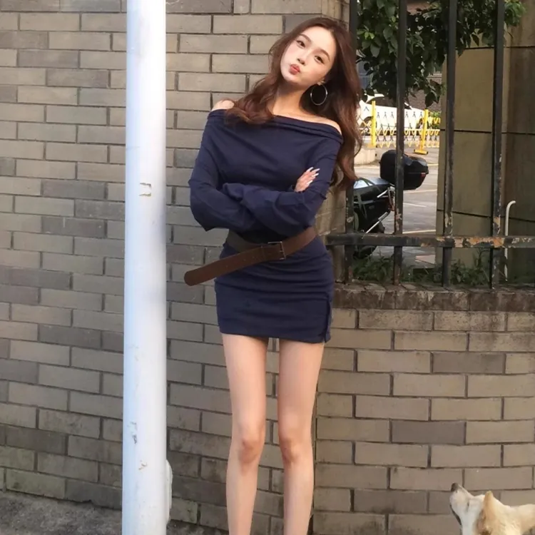 纯欲风性感一字肩长袖连衣裙女秋季新款裙子收腰显瘦针织包臀短裙