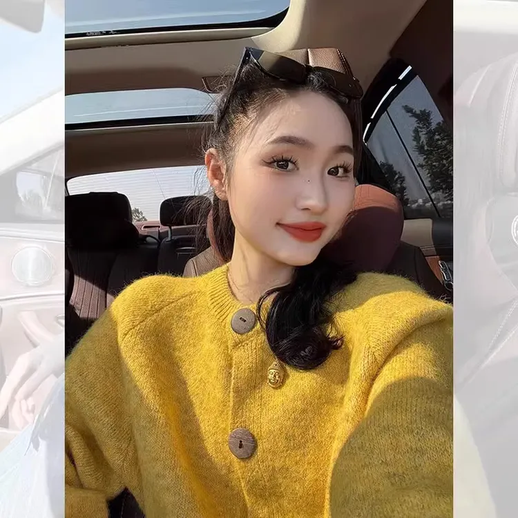 黄色奶呼呼软糯针织开衫女秋冬短款小个子宽松上衣慵懒风毛衣外套