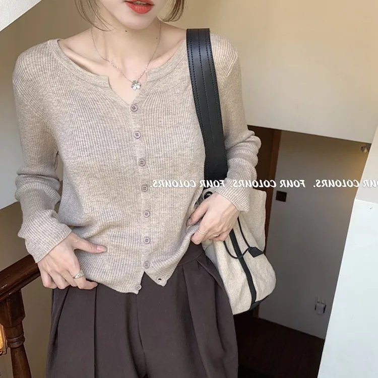 早秋温柔风针织小开衫女2025新款修身显瘦长袖薄款外搭短款上衣