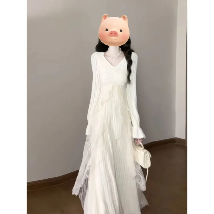 2025法式温柔风蕾丝拼接v领针织连衣裙子女秋冬漂亮气质收腰长裙