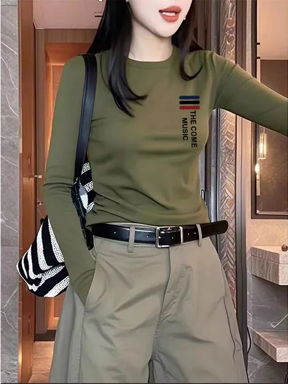 冲锋衣内搭打底衫正肩显瘦长袖复古军绿色春秋冬上衣修身T恤女款