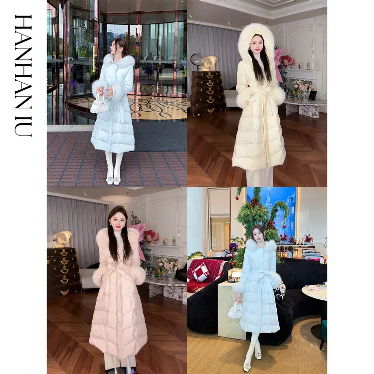 韩韩IU【暖冬雪宝】三防面料狐毛大领新国标女士连帽收腰长款羽绒服