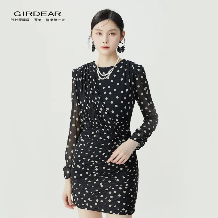 哥弟品质女装气质高级感立体褶皱工艺经典波点小黑连衣裙1500492